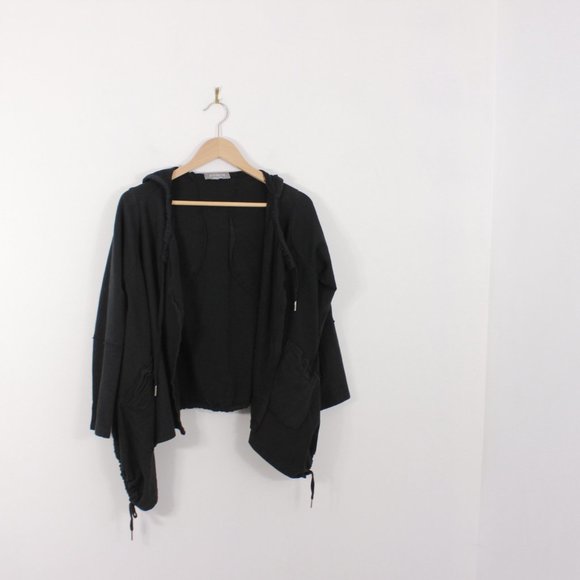 *Pistache Black Cape Sweater - Picture 9 of 11